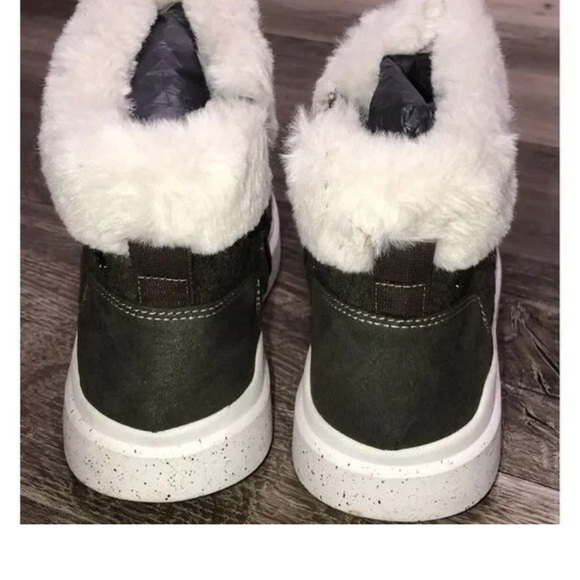 Cozy Brown Fur-Lined Boots - Picture 3 of 6